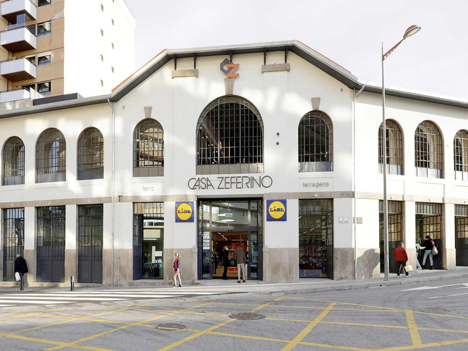 Lidl inaugura 6 lojas num só dia