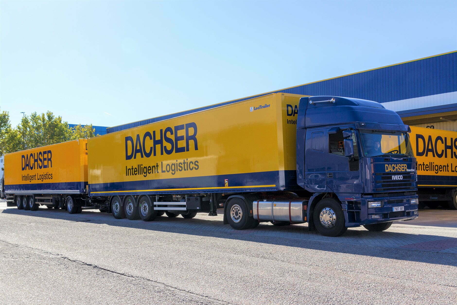 Dachser aumenta espaço para carga com novos veículos duo trailer