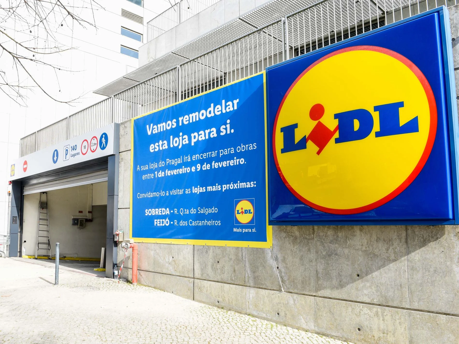 Lidl reabre no Pragal com novos serviços