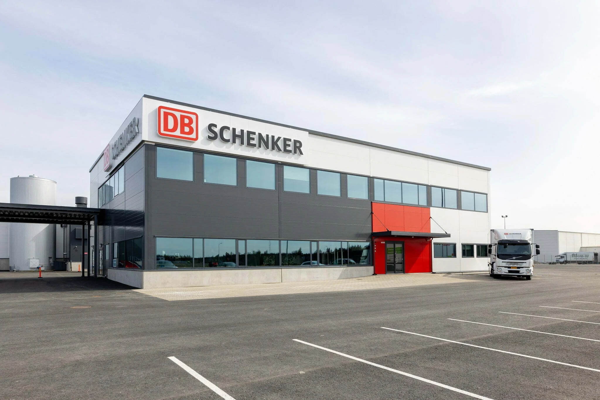 DB Schenker inaugura novo terminal sustentável na Finlândia