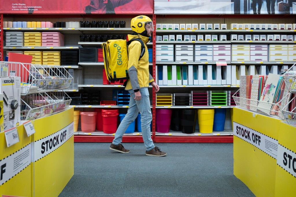 Glovo e Staples fecham parceria nacional
