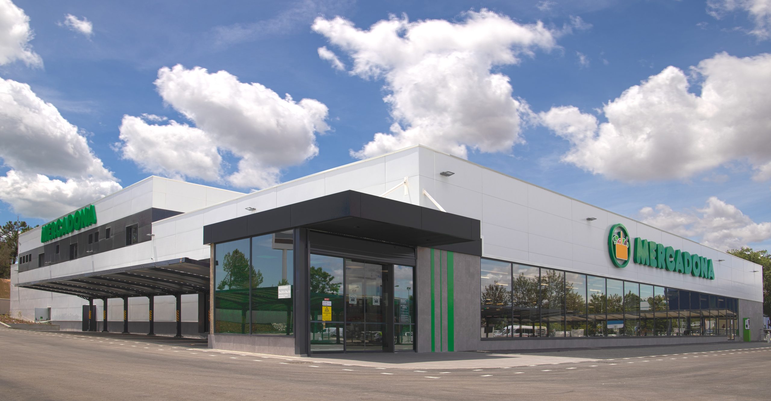 Mercadona chega a um novo distrito e abre supermercado em Setúbal