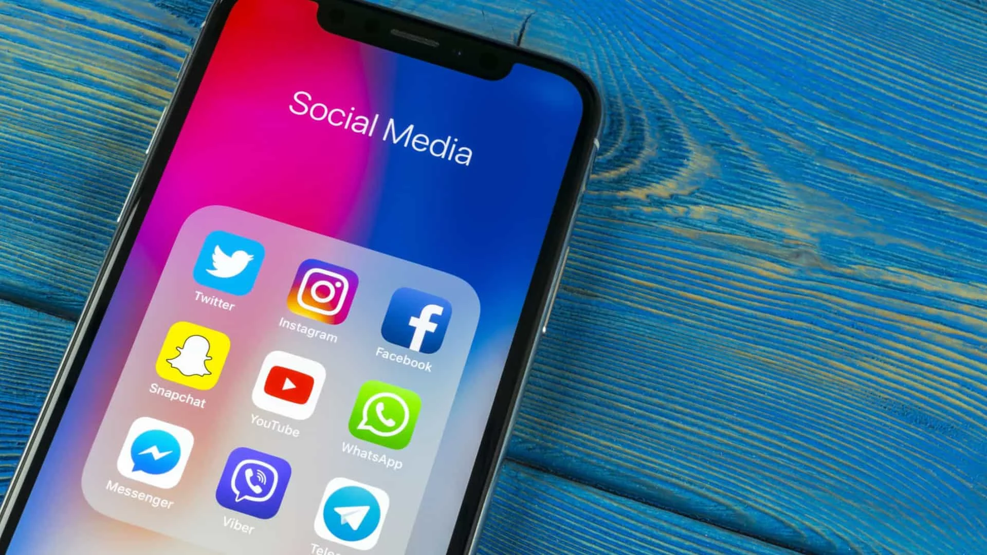 Plataformas de redes sociais utilizadas por 61% da população mundial em outubro