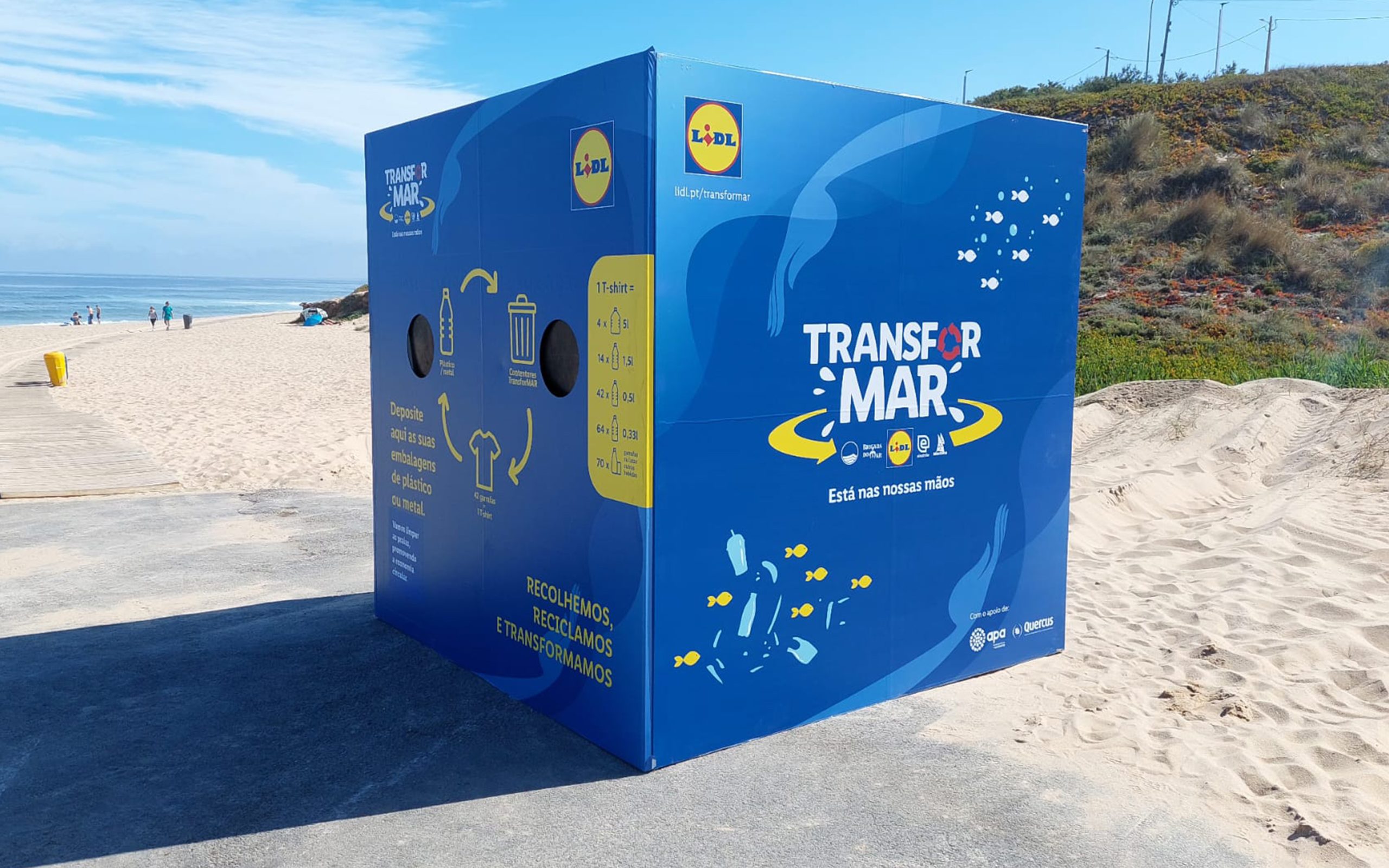 Lidl limpa plástico das praias portuguesas e transforma-o em têxteis e arte