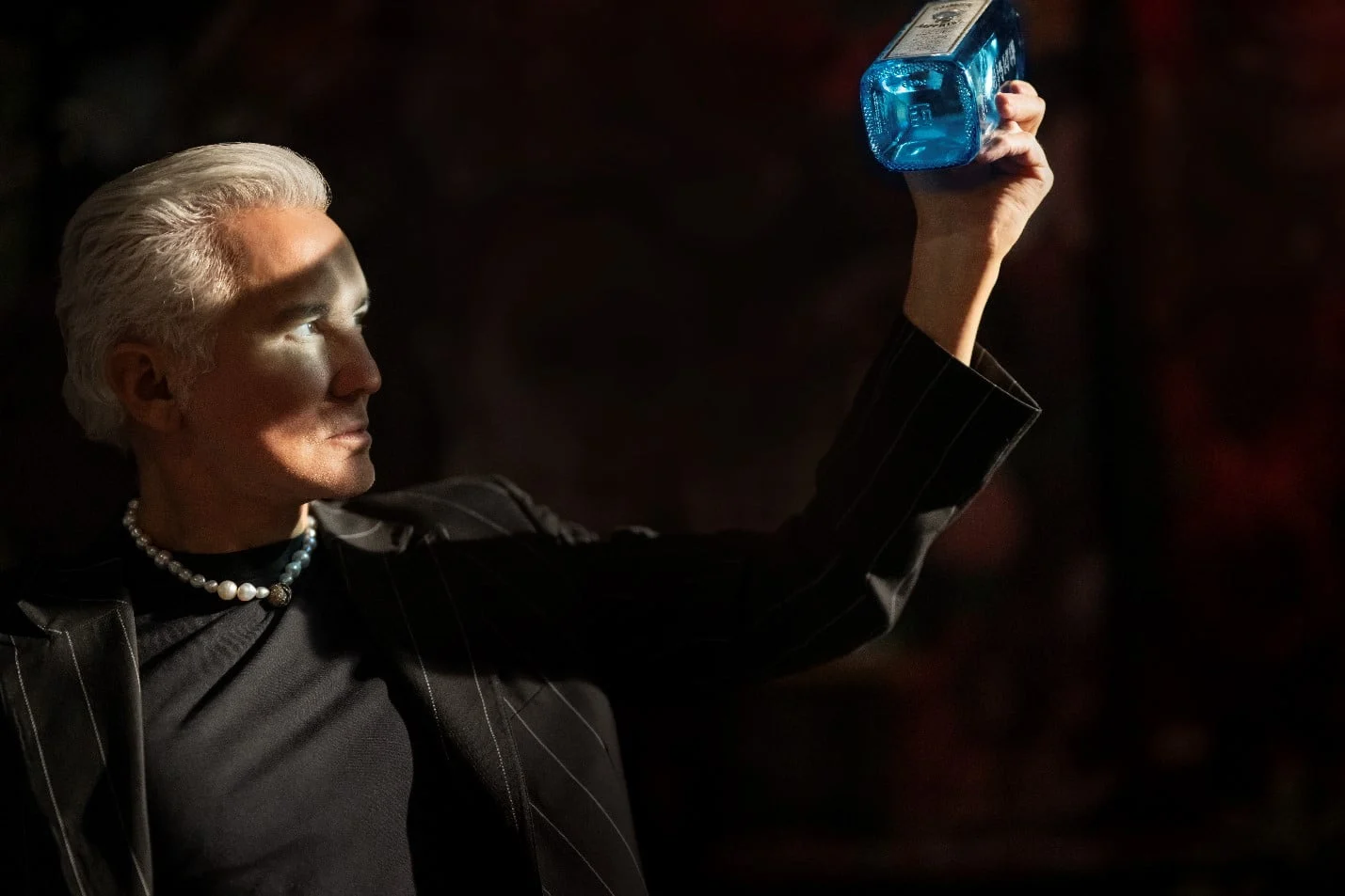 Bombay Sapphire e Baz Luhrman lançam campanha “Saw This, Made This”