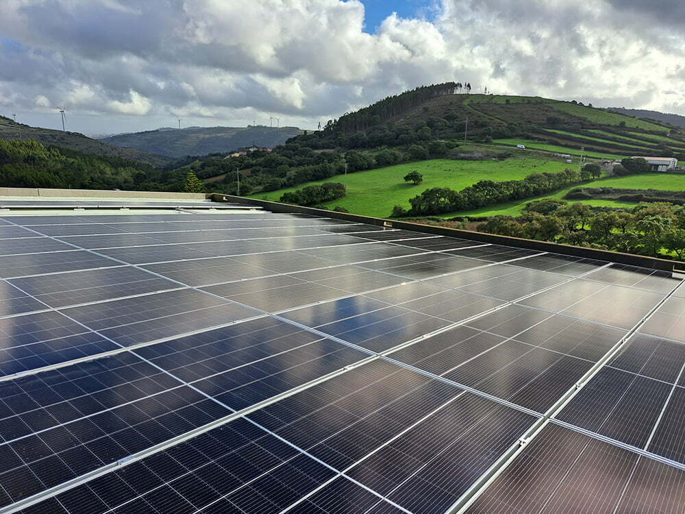Queijos Santiago investe um milhão de euros painéis fotovoltaicos