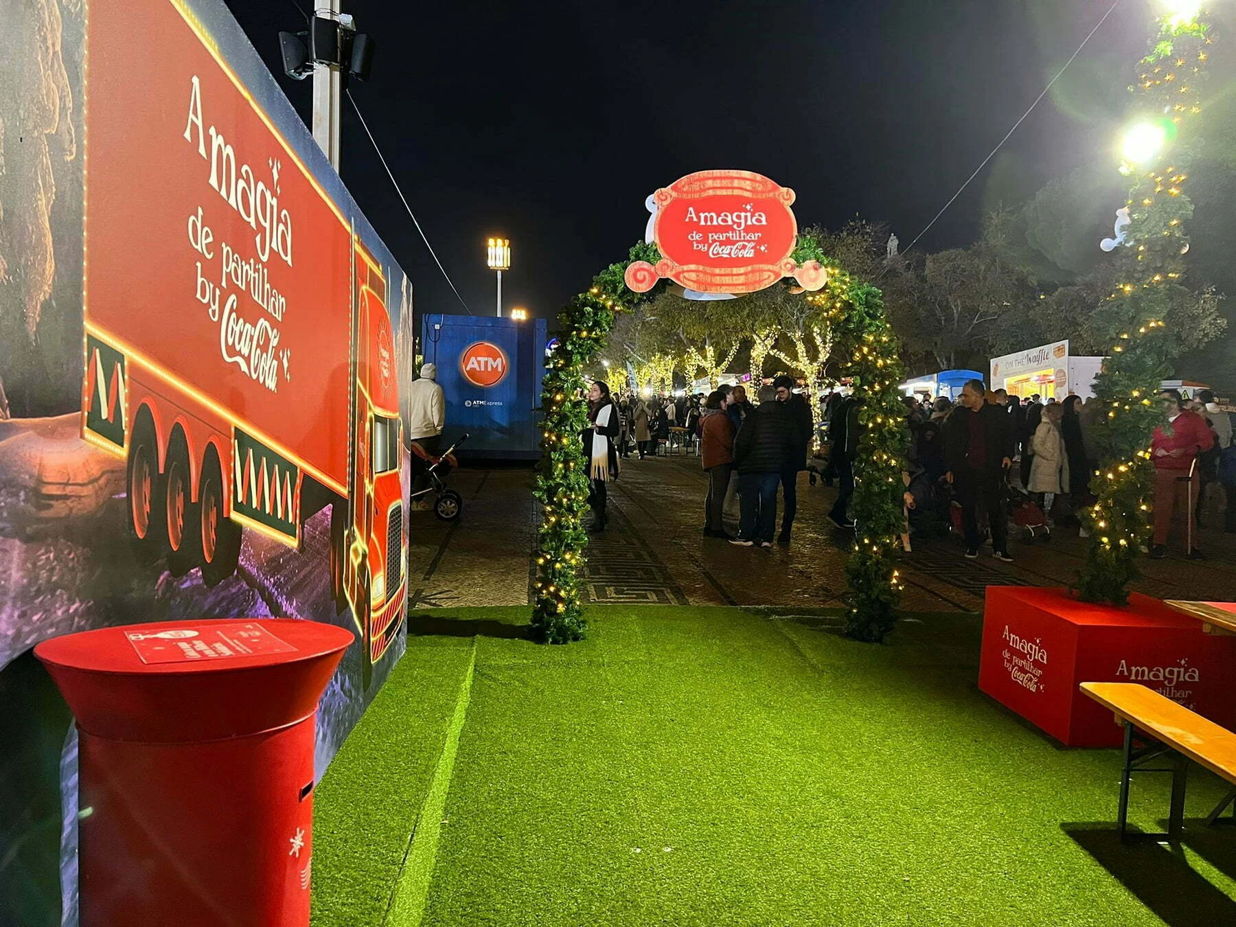 Campanha de Natal da Coca-Cola doa 100 mil menus solidários