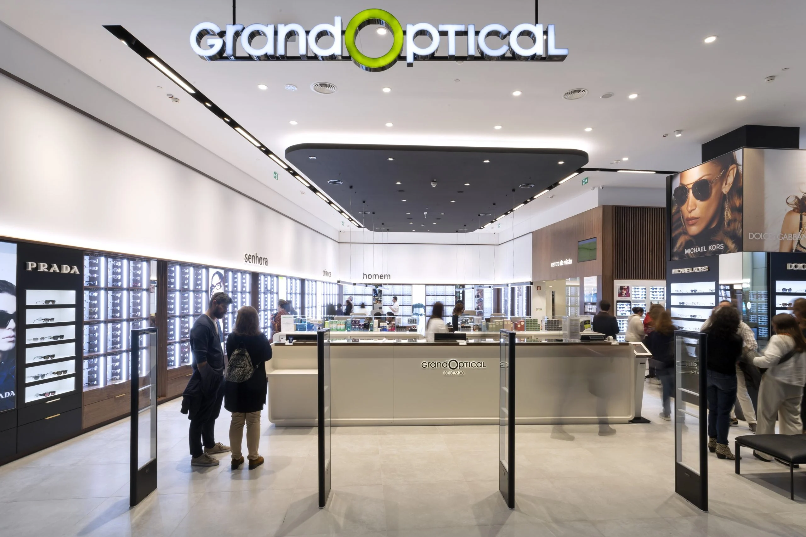 GrandOptical inaugura loja renovada no Colombo