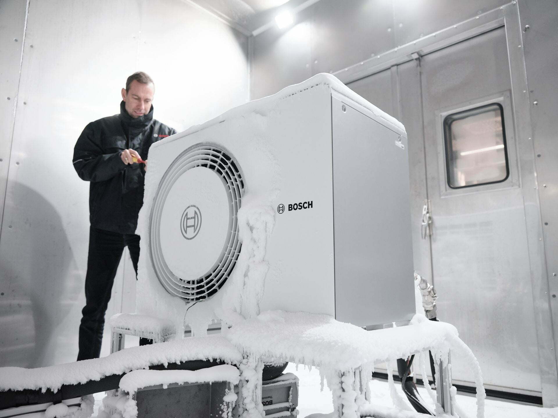 Bosch anuncia receita de vendas recorde de 4,5 mil milhões de euros em 2022 na área da termotecnologia a nível global