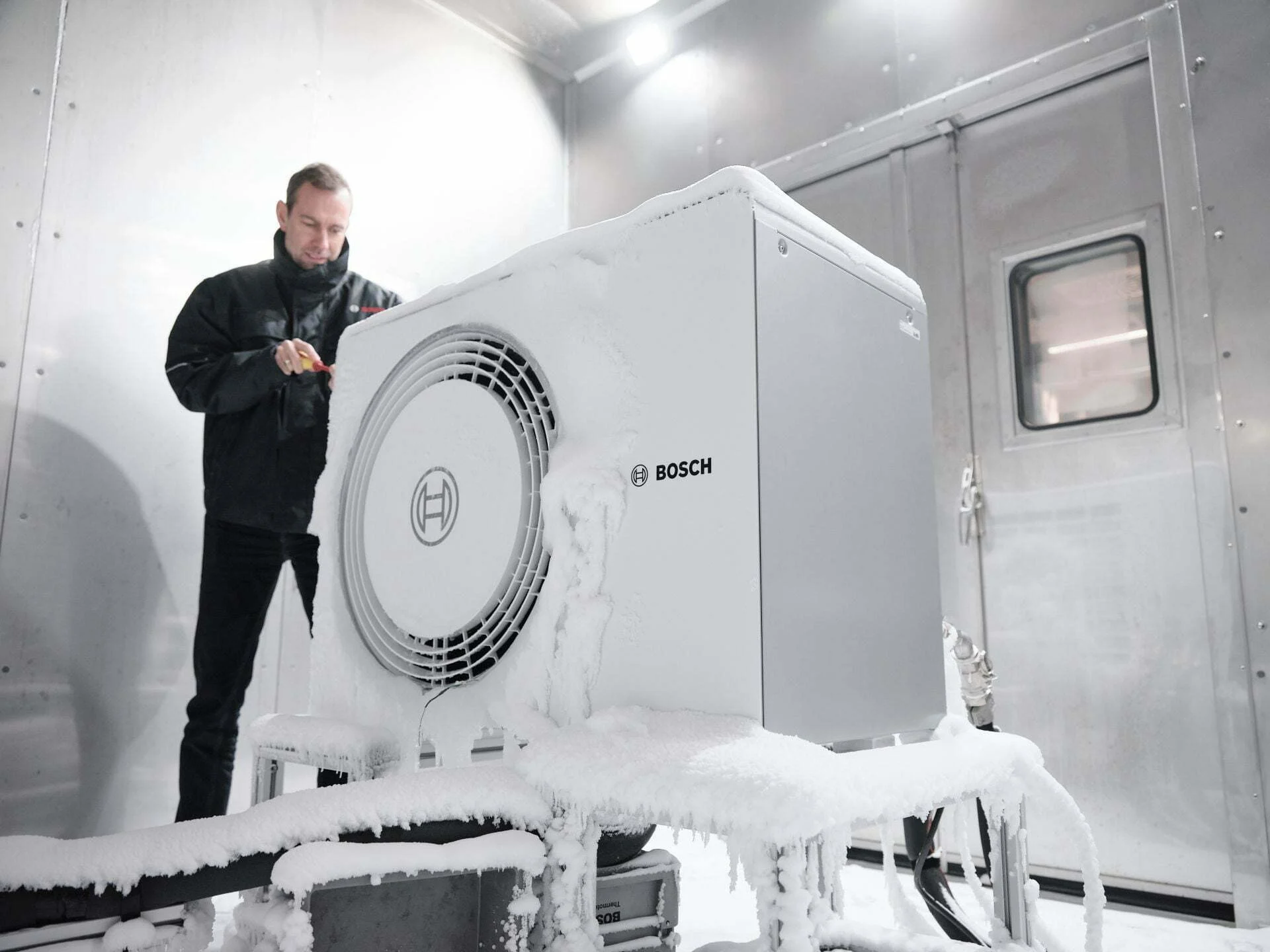 Bosch anuncia receita de vendas recorde de 4,5 mil milhões de euros em 2022 na área da termotecnologia a nível global