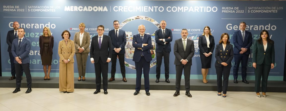 Juan Roig e membros do Comité de Direção da Mercadona após a realização da Conferência de Imprensa 2022.