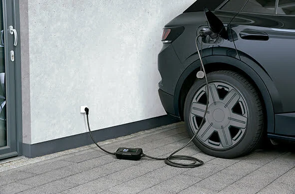 Lidl lança gama de produtos de carregamento portátil para veículos elétricos e híbridos