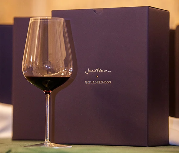Jancis Robinson escolhe Rocim para lançar copo único
