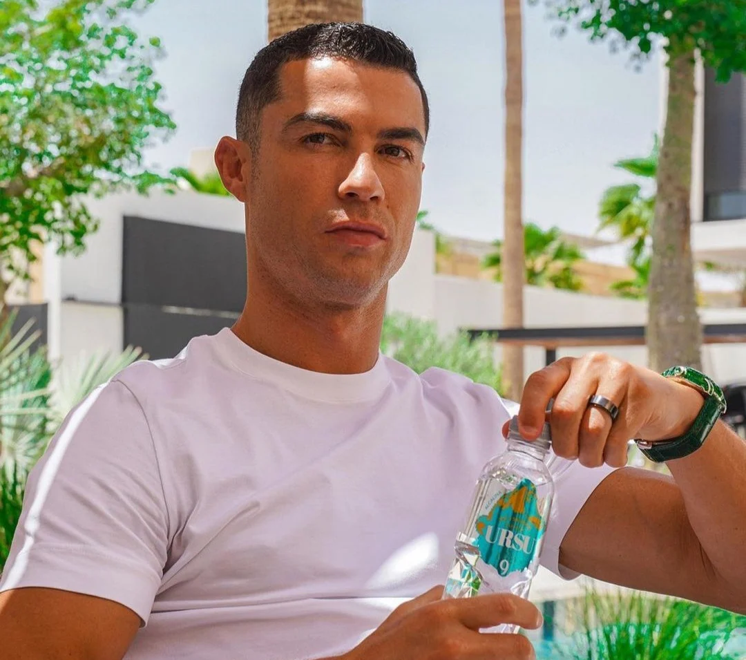 Cristiano Ronaldo lança marca de água