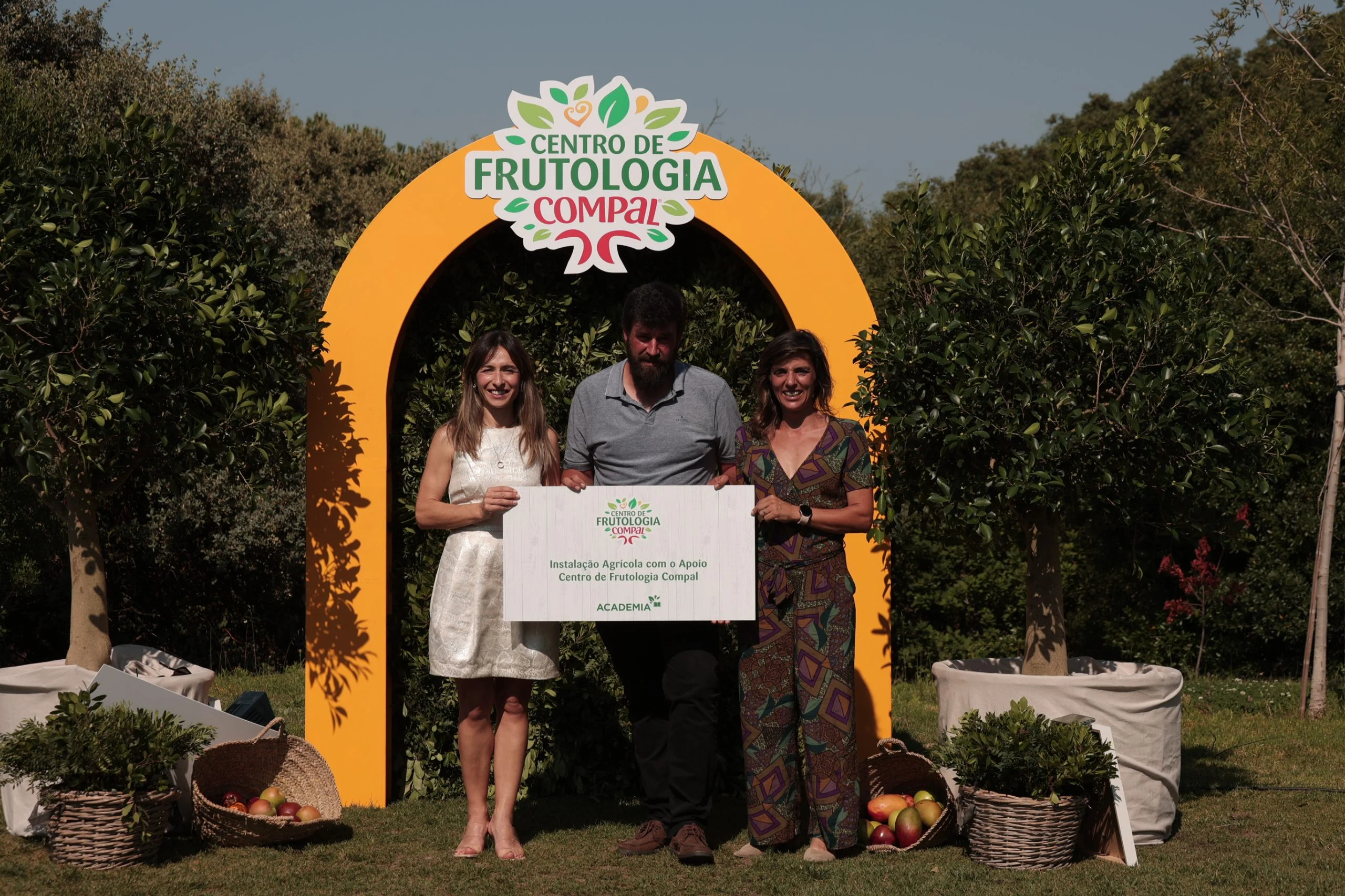 Academia do Centro de Frutologia Compal entrega mais de 60 mil euros a três empresários frutícolas