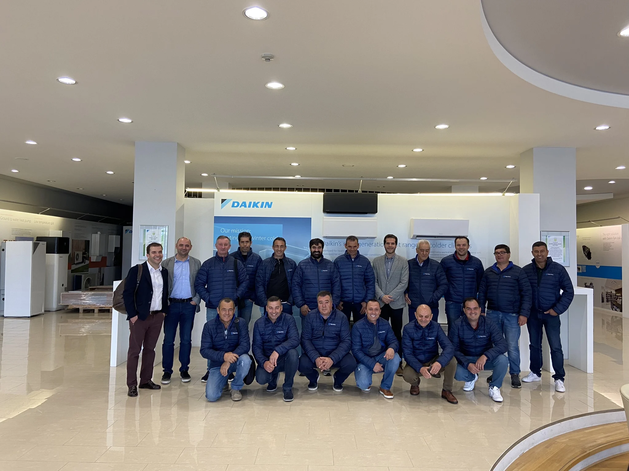 Portugueses visitam fábrica Daikin em Pilsen, República Checa
