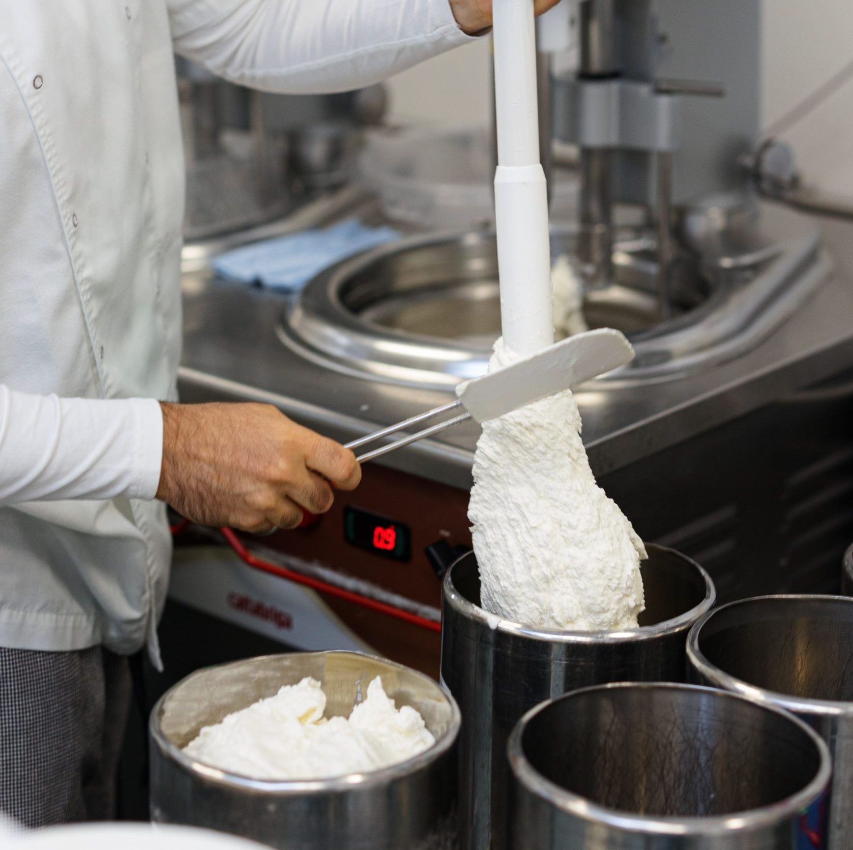 Produção dos gelados Santini reabre portas aos clientes