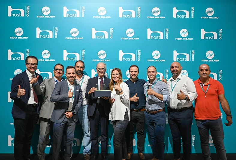 Jordao-recebe-Innovation-Smart-Label-em-Milao-1 copiar