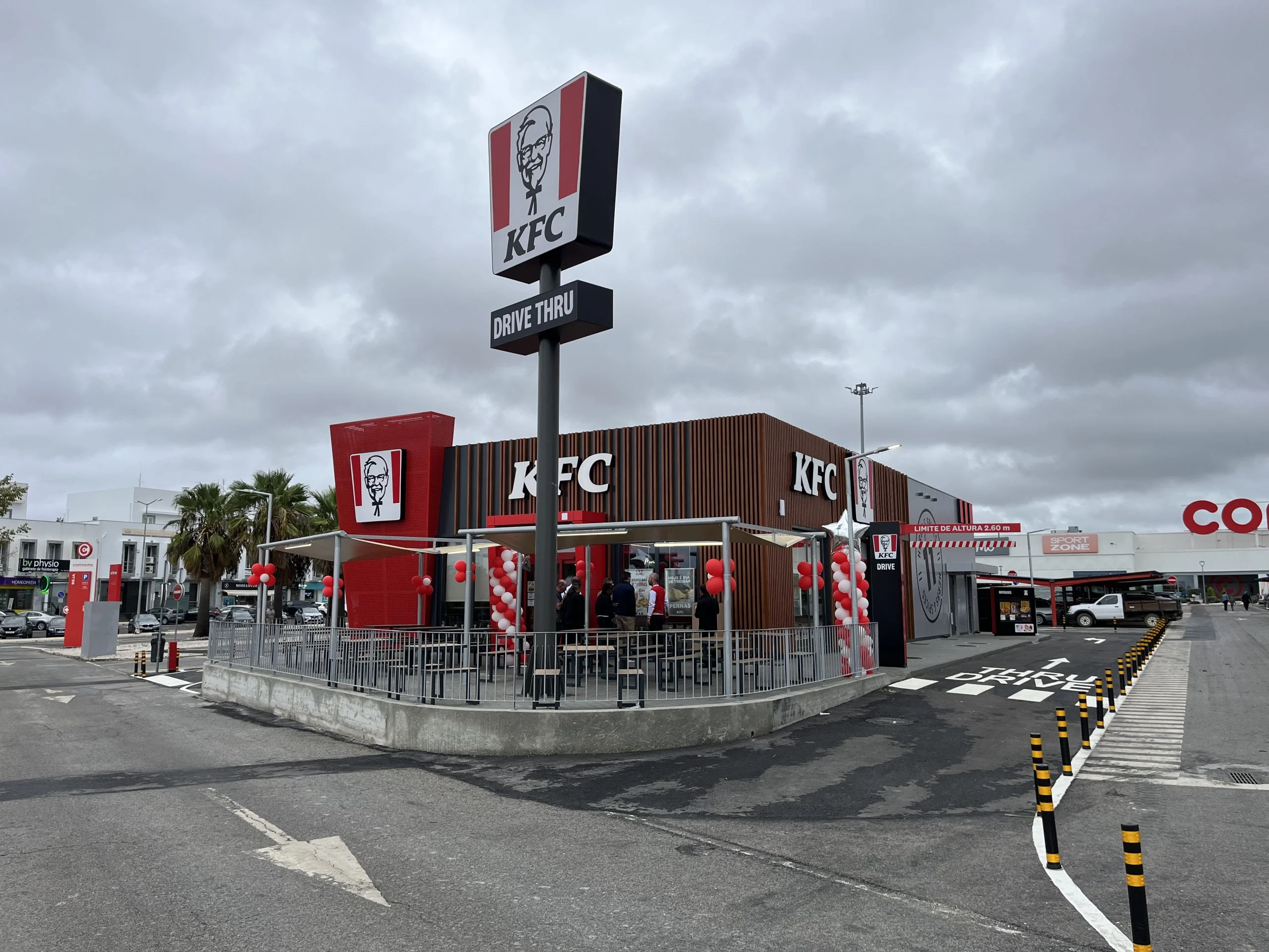 Já abriu o KFC no Continente de Beja
