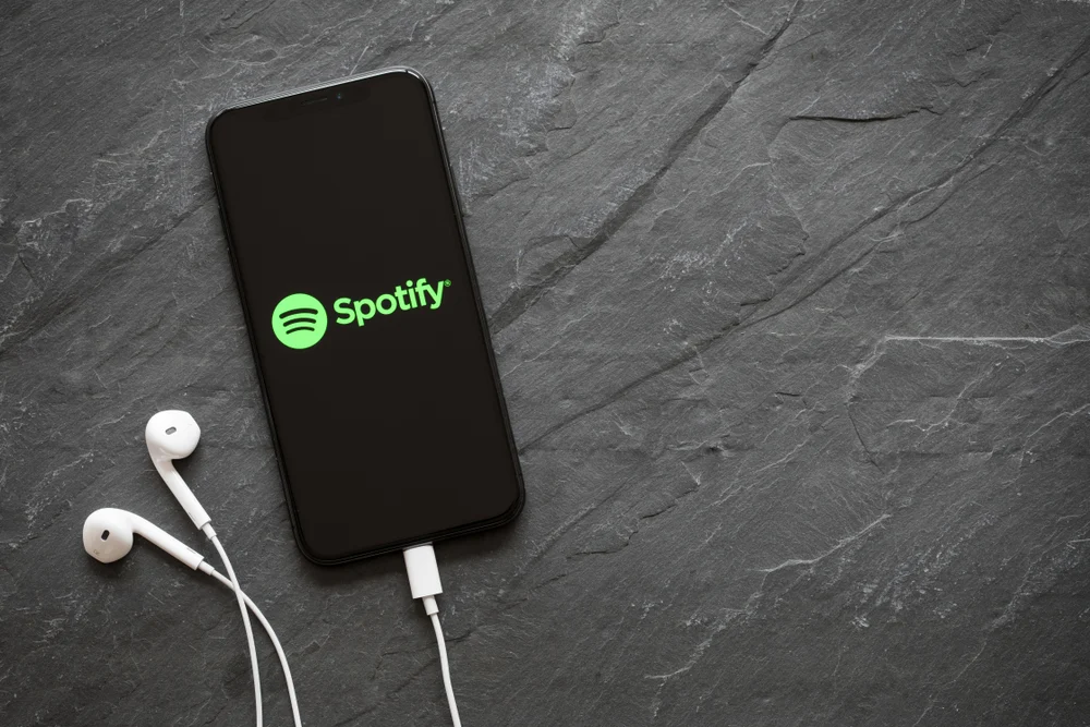 Spotify despede 1.500 colaboradores