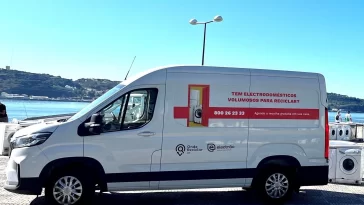 Electrão carrinha recolha porta-a-porta