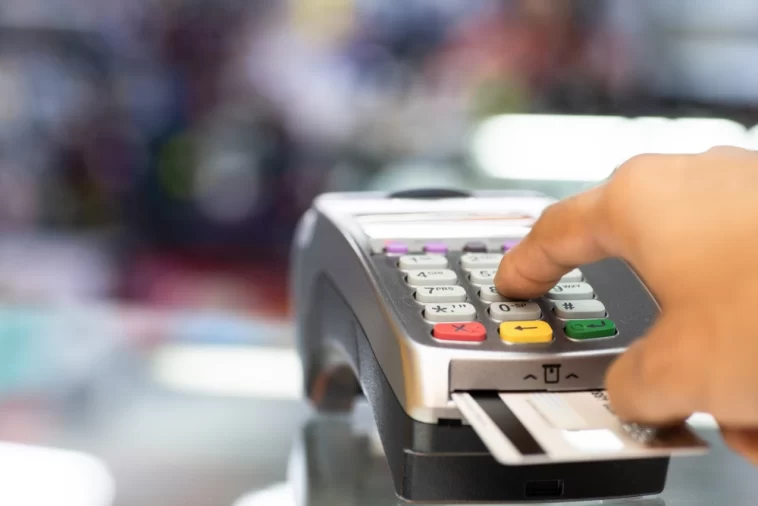 Pagamento com cartão de crédito, compra e venda de produtos e serviços