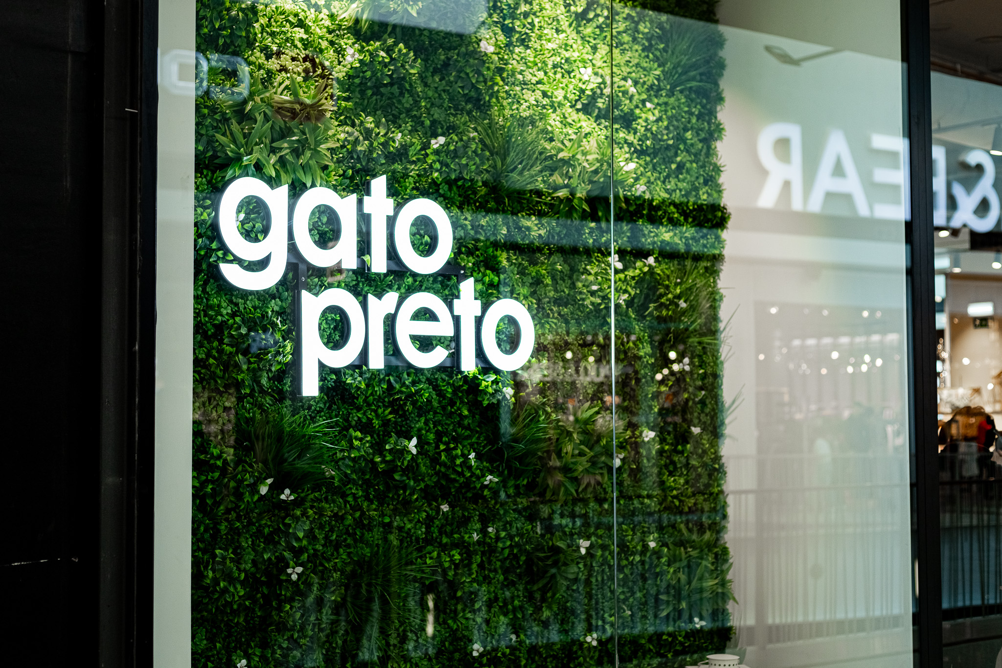 Gato Preto abre nova loja no centro comercial UBBO