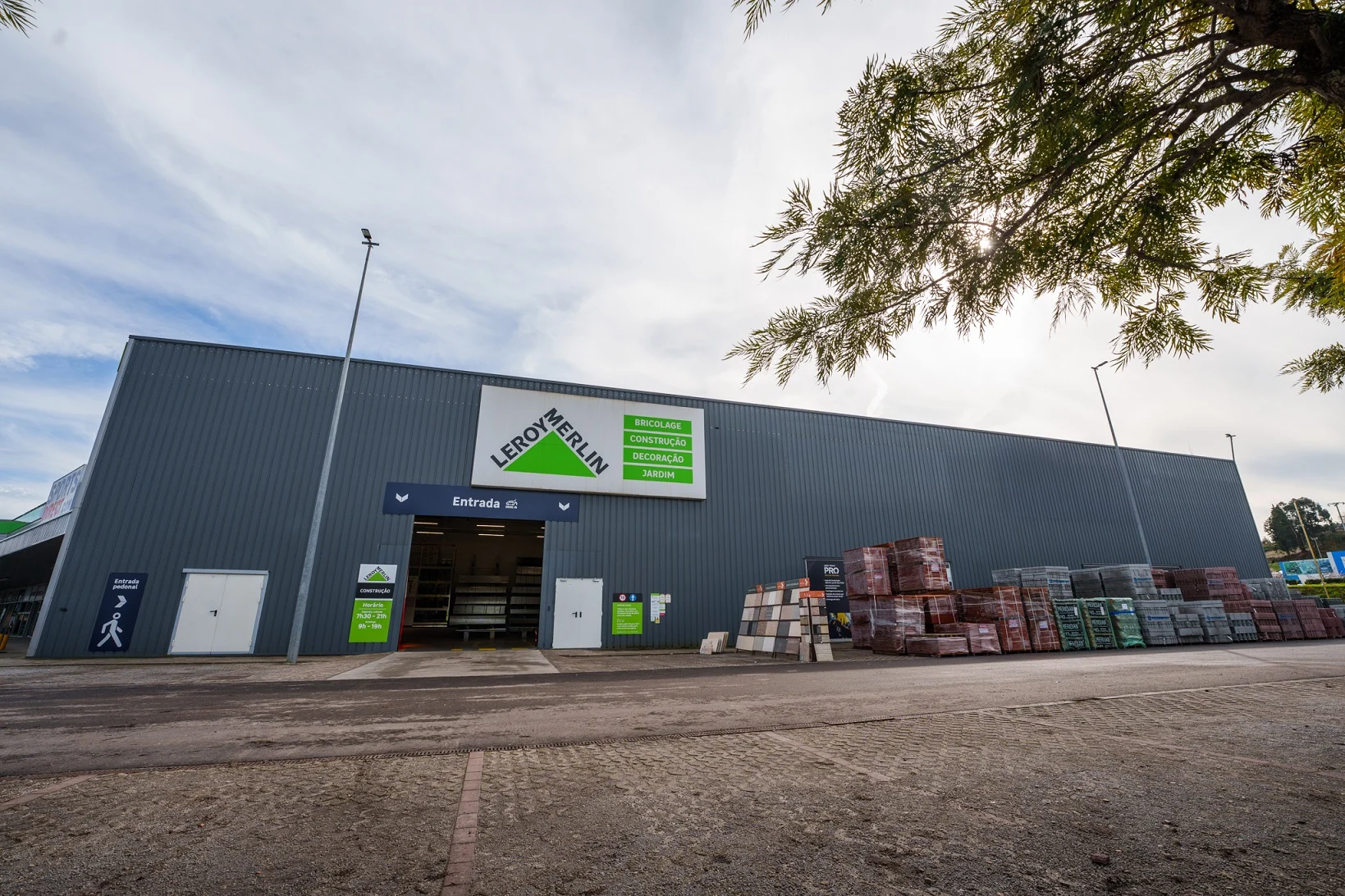 Leroy Merlin abre nova loja de materiais de construção em Guimarães