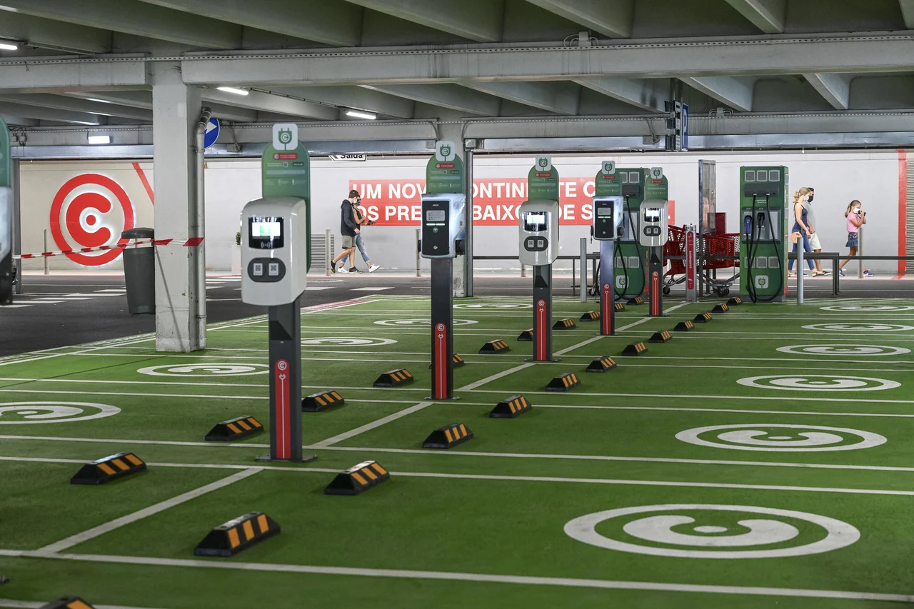 Continente Plug&Charge introduz mecânica inovadora no sector da mobilidade