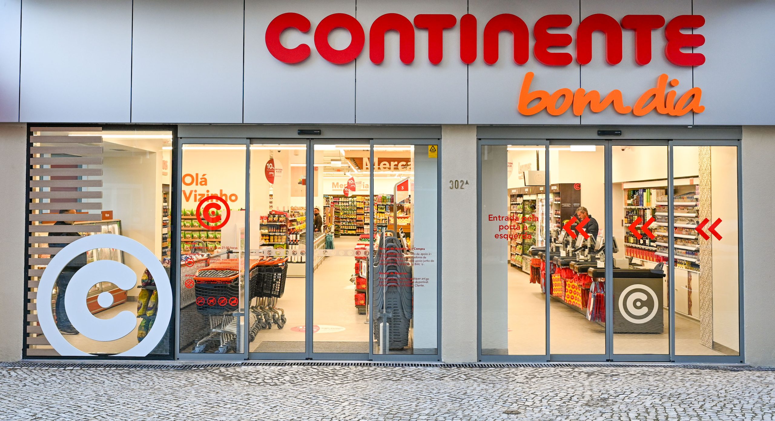 Continente abre nova loja em São Domingos de Benfica