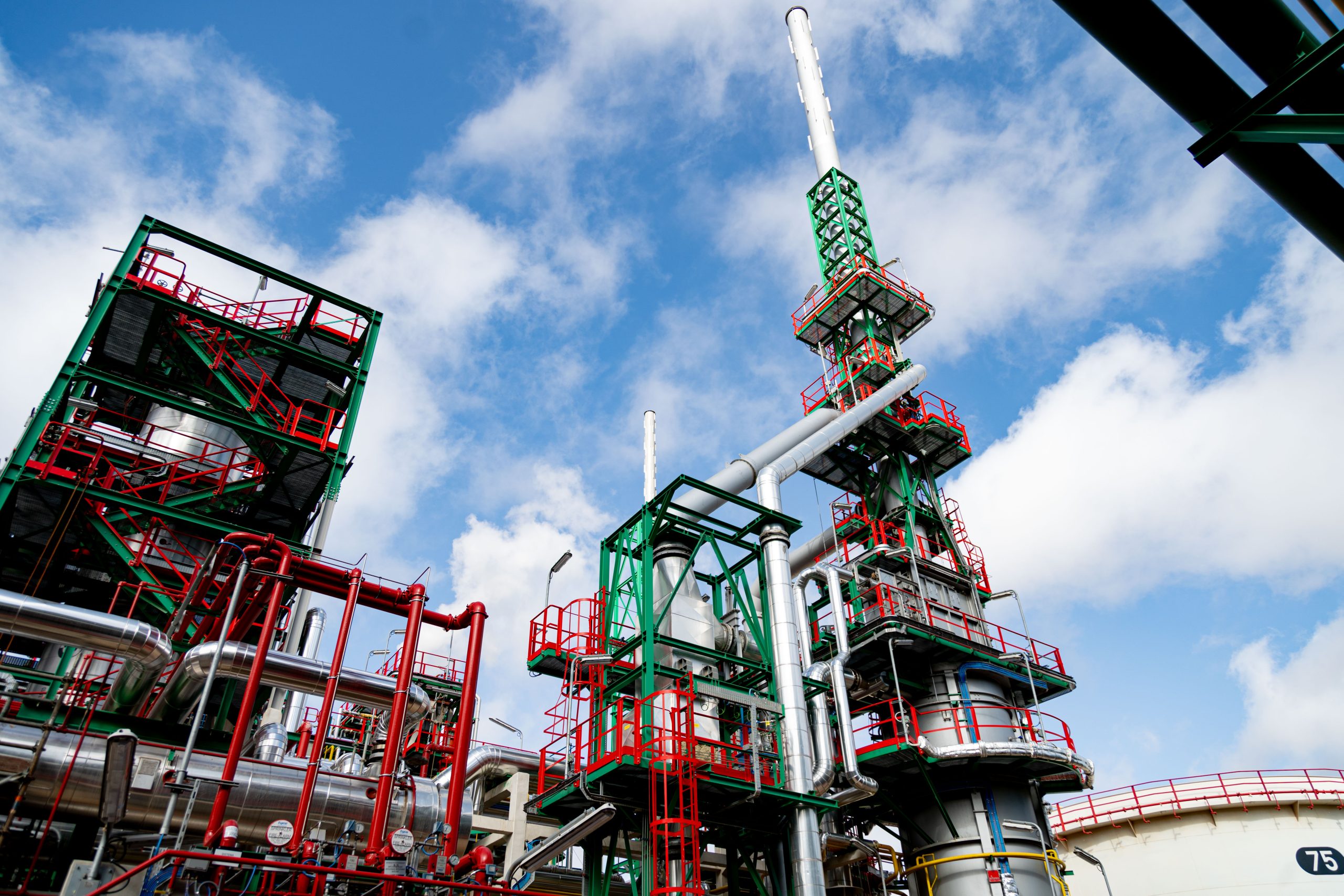 Repsol lança primeira fábrica de combustíveis renováveis na Península Ibérica