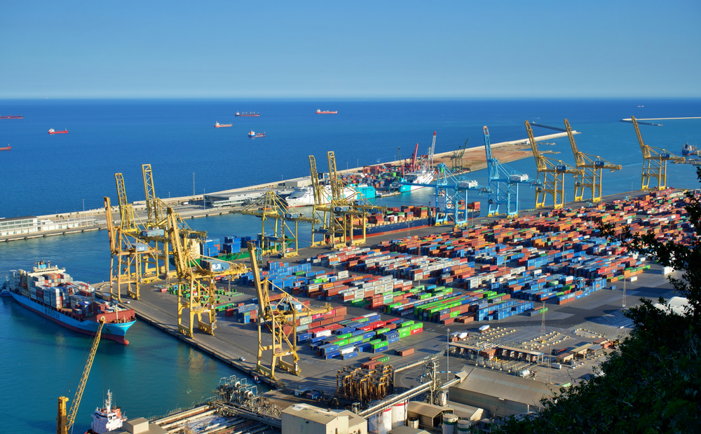 Portos no Mediterrâneo perto da capacidade máxima de armazenamento