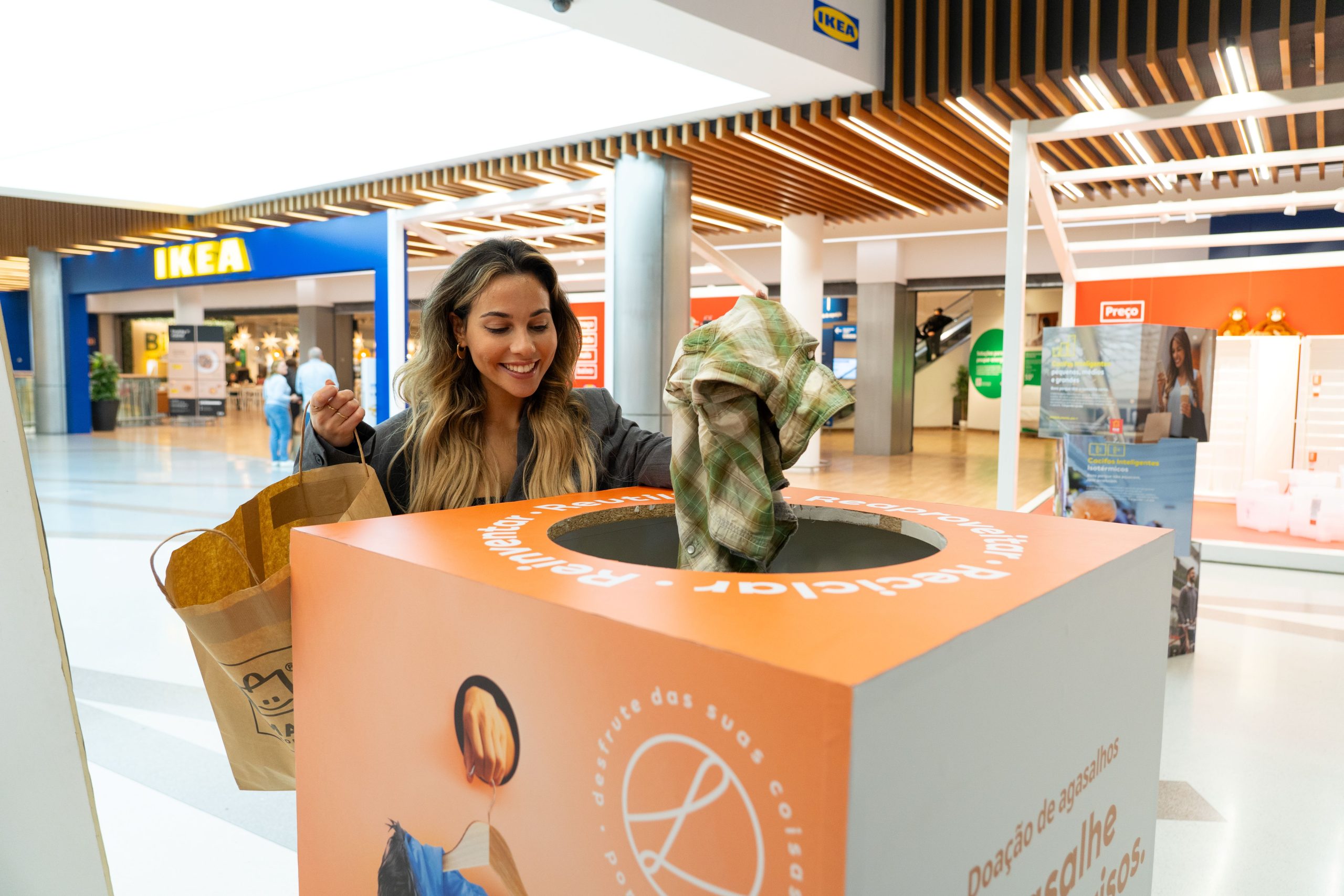 Iniciativas do MAR Shopping Matosinhos contribuíram para a doação de perto de 7,7 toneladas de roupa