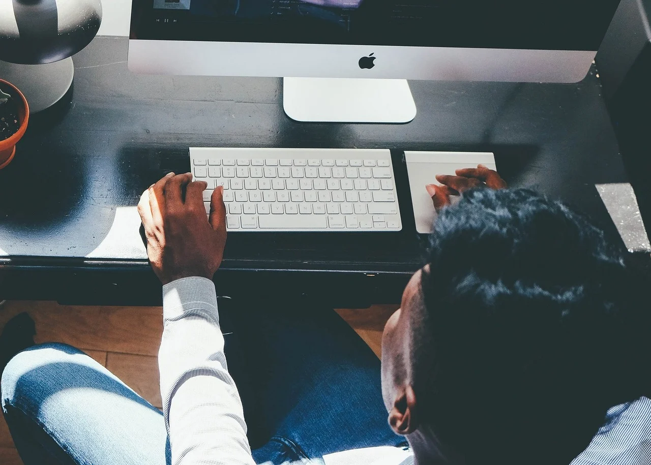 Sabia que as cadeiras gaming podem também ser usadas em ambiente de escritório?