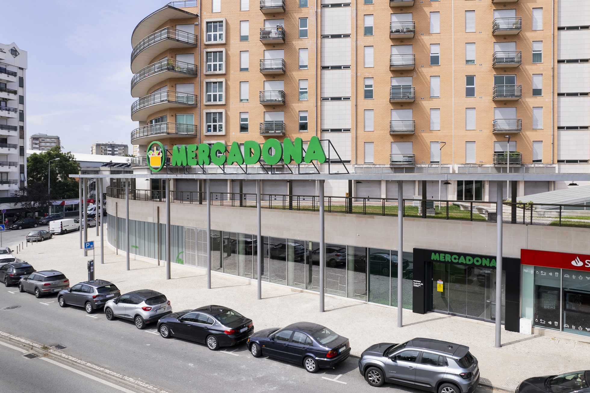 Mercadona abre supermercado em Coimbra