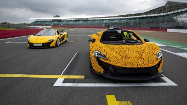 Original-16714-lando-norris-takes-on-silverstone-circuit-in-a-life-size-lego-technic-mclaren-p1-3