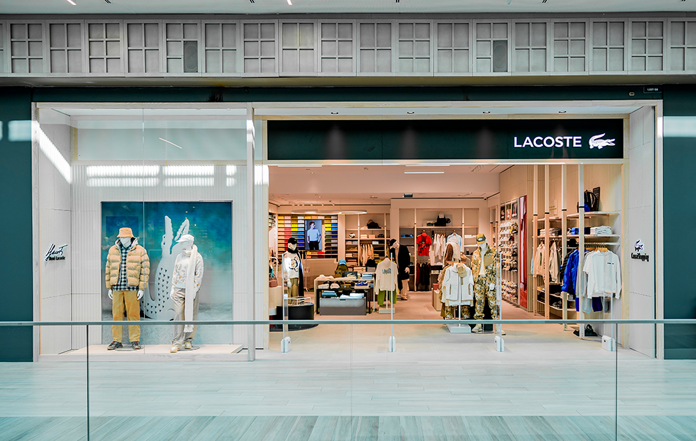 Lacoste reabre loja no CascaiShopping com conceito Le Club Evolution