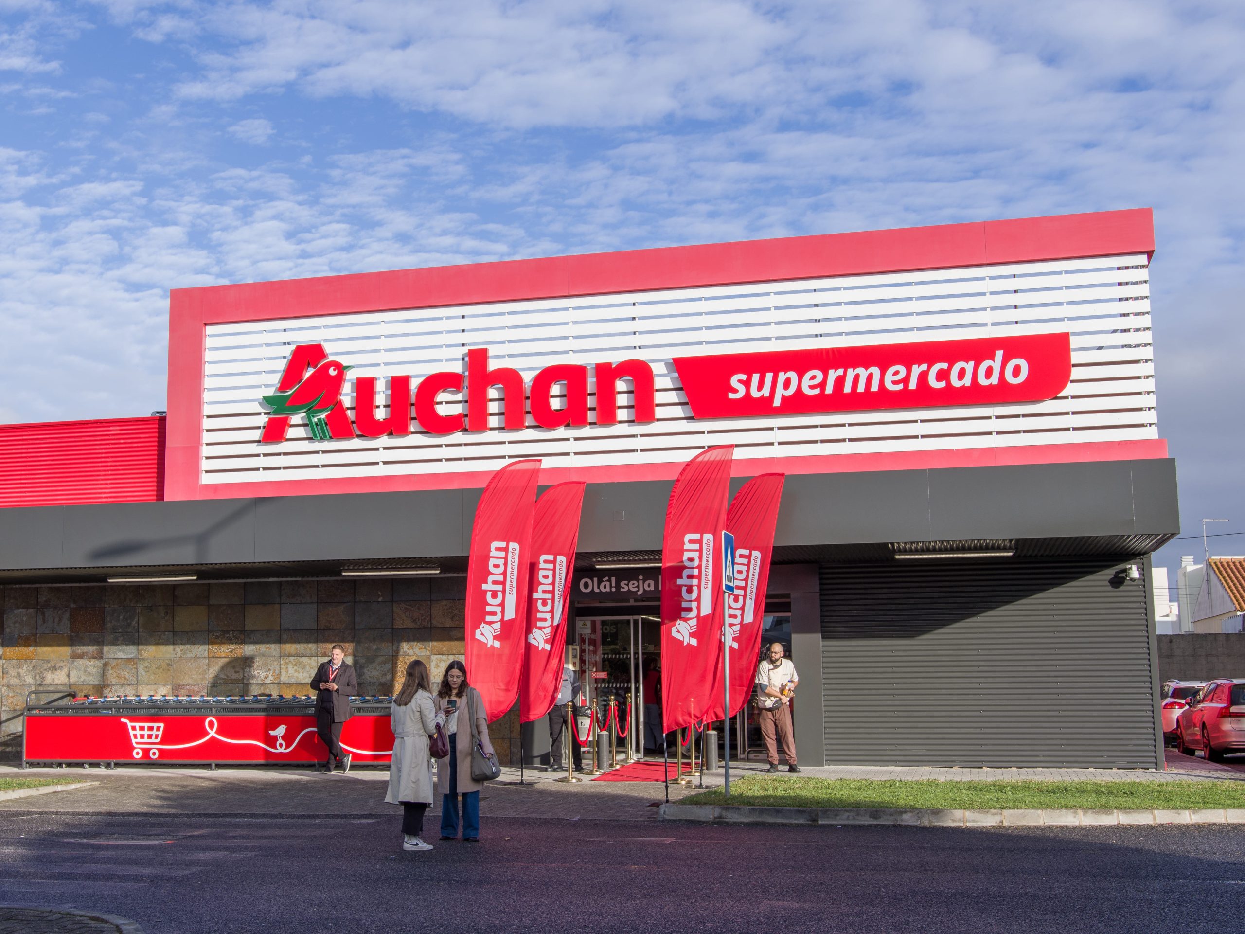 Auchan inicia transformação da rede Minipreço com reabertura de lojas na Grande Lisboa
