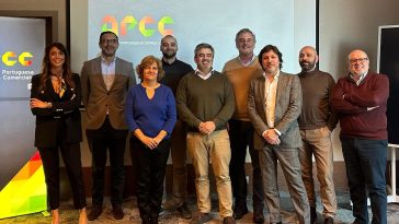 Cristina Moreira dos Santos renova presidência da APCC