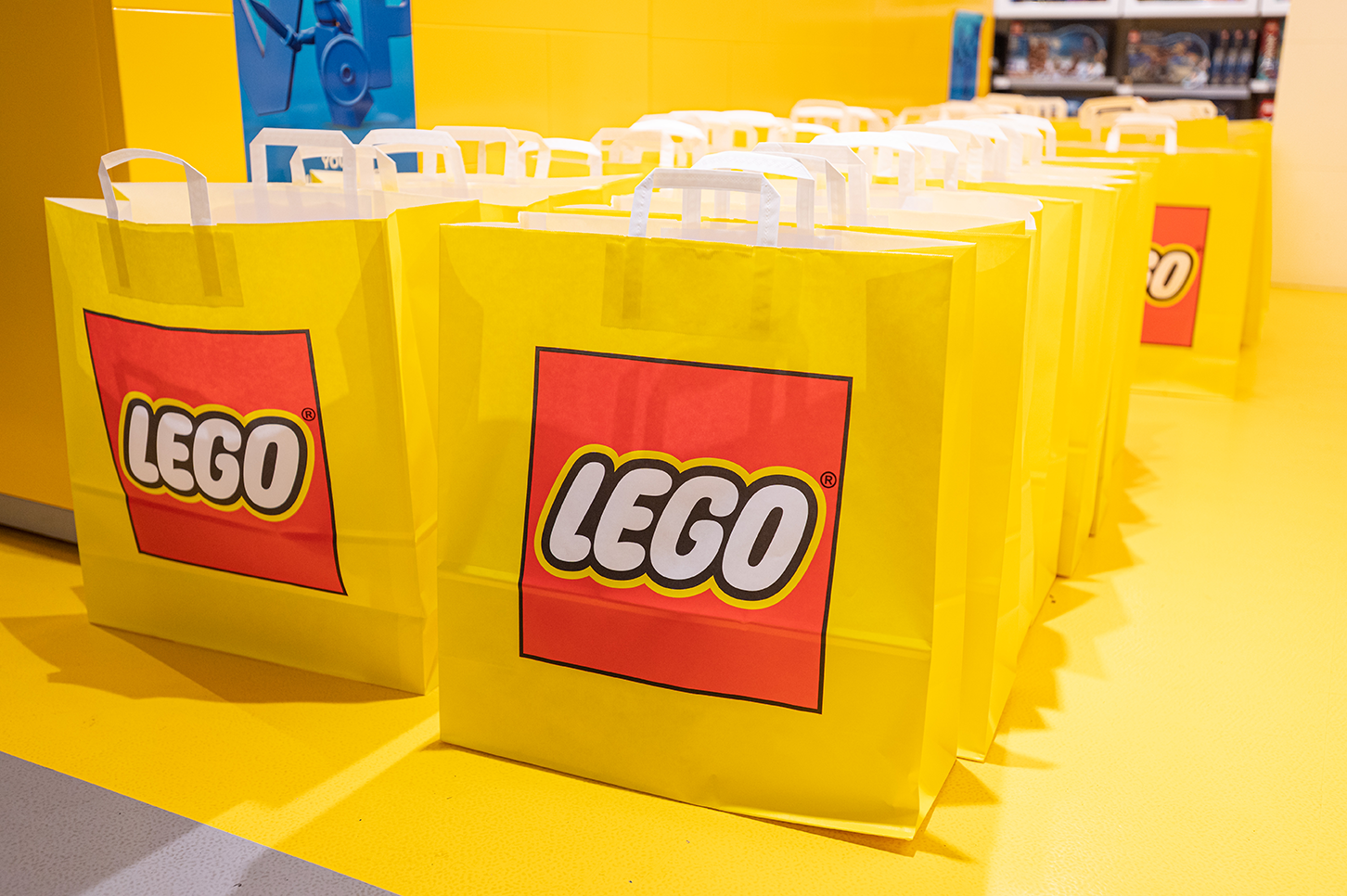 LEGO alcança resultados recorde em 2024 com crescimento a dois dígitos nas receitas e lucros