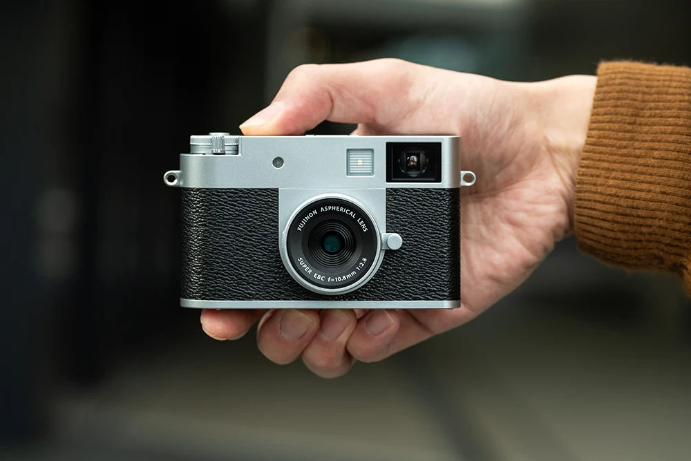 Fujifilm lança nova câmara digital X half