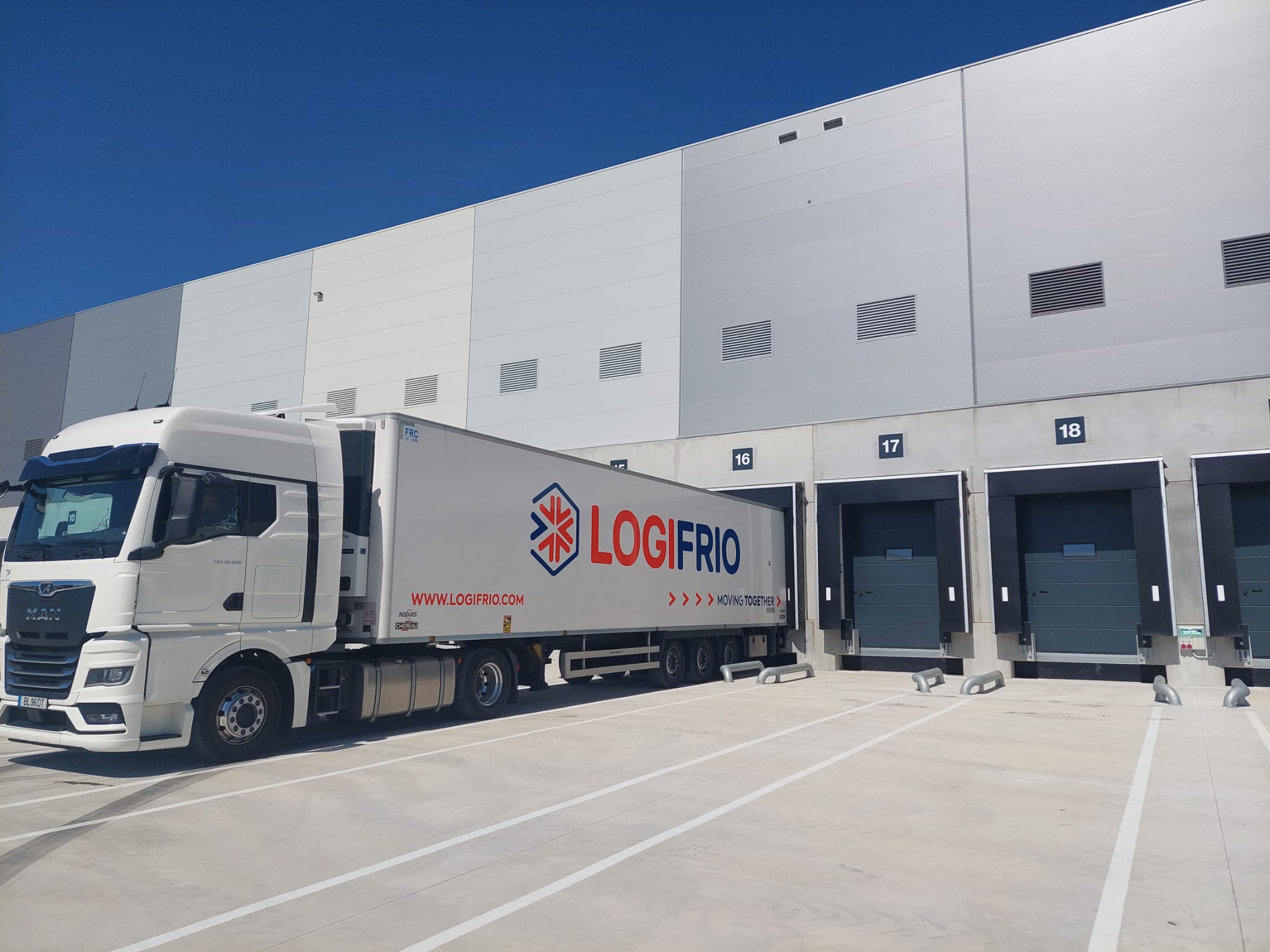 Logifrio abre plataforma no Montijo