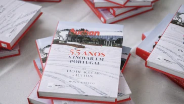 Livro 55 anos Auchan
