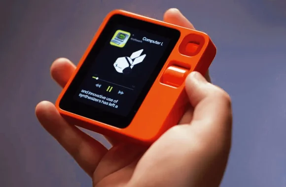 Amazon reforça aposta na IA com aquisição da startup de wearables Rabbit Inc.