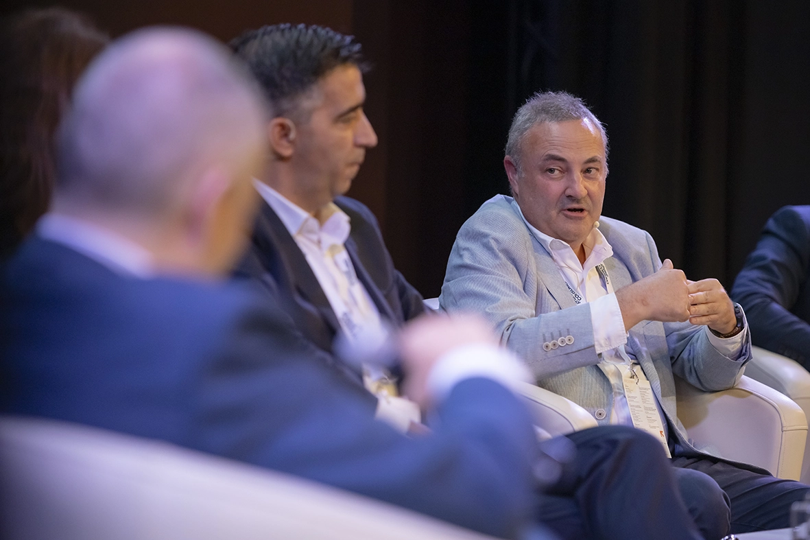 Castanheira e Mário Costa - 1.º Painel conferência 20 Anos