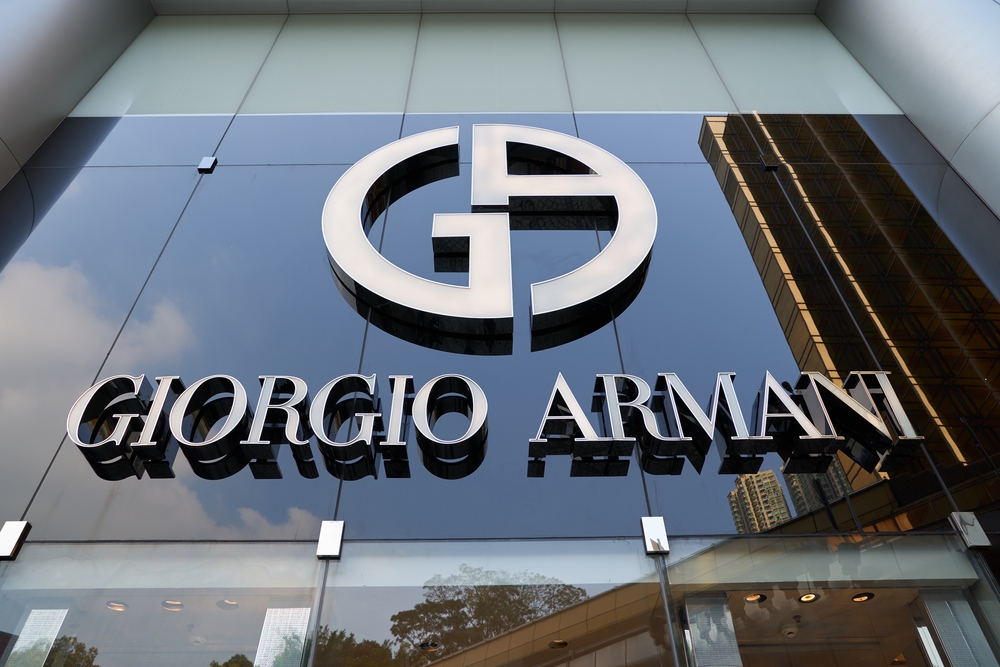 Armani abre processo de venda de participação minoritária