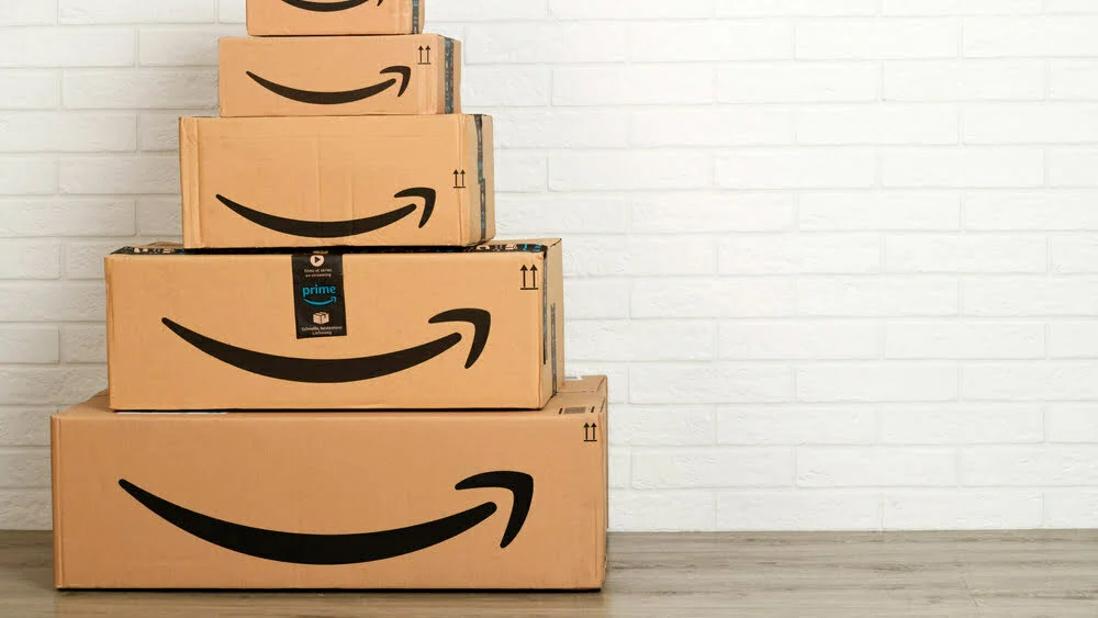 Amazon fecha 2025 com aumento de 12% nas receitas