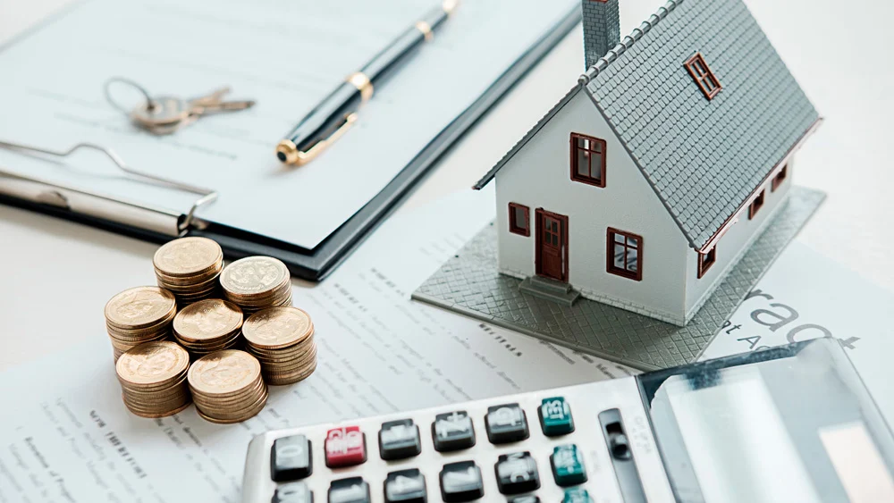 Arrendar casa exige 82% do rendimento familiar e comprar 76%