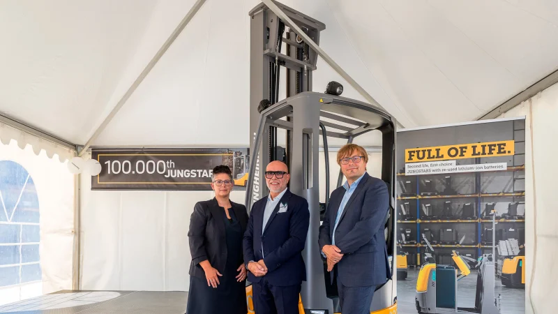 Jungheinrich entrega o 100.000º empilhador recondicionado