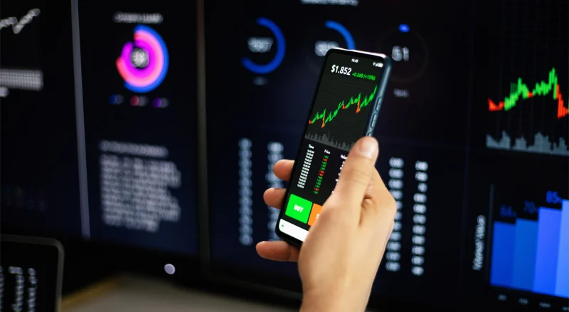 Qual é a melhor corretora de CFDs para telemóvel em Portugal? Quatro opções analisadas em 2026